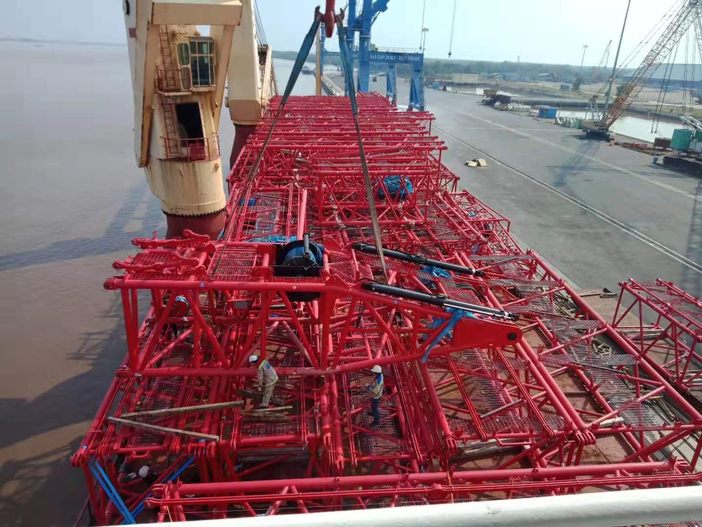 CARGO LASHING AND SECURING